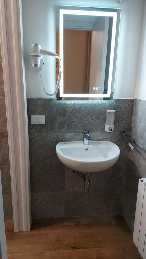 Glam Resort Giulia La Spezia Bagian luar foto